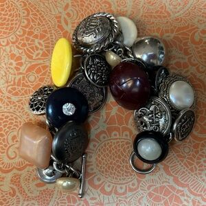 VINTAGE BUTTON Charm Bracelet
